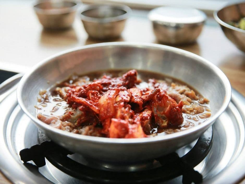 Sinchon Gisa Sikdang (신촌기사식당)
