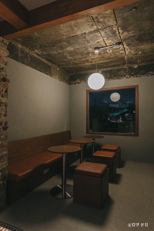 경기도_수원시_킵댓 본점_카페내부