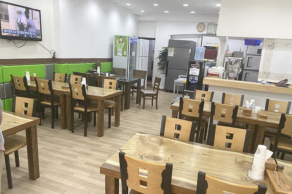 전라남도_여수시_남원식당_실내