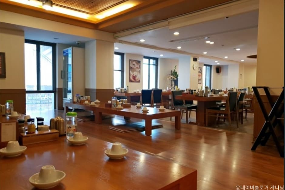 서울시_용산구_이촌동면옥직영점_내부사진2
