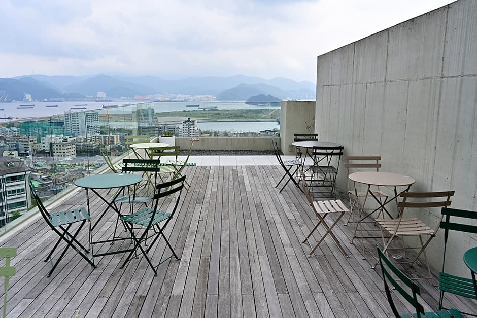 경상남도_창원시_어센드커피_옥탑_01