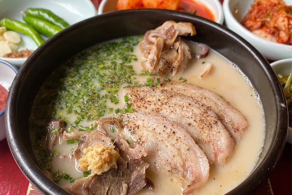 부산광역시_수영구_엄용백돼지국밥_메뉴