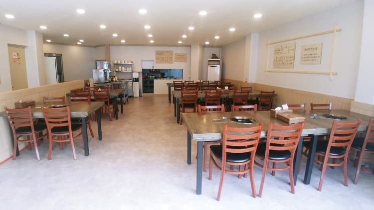 충남_서산시_추억의집밥_내부_2