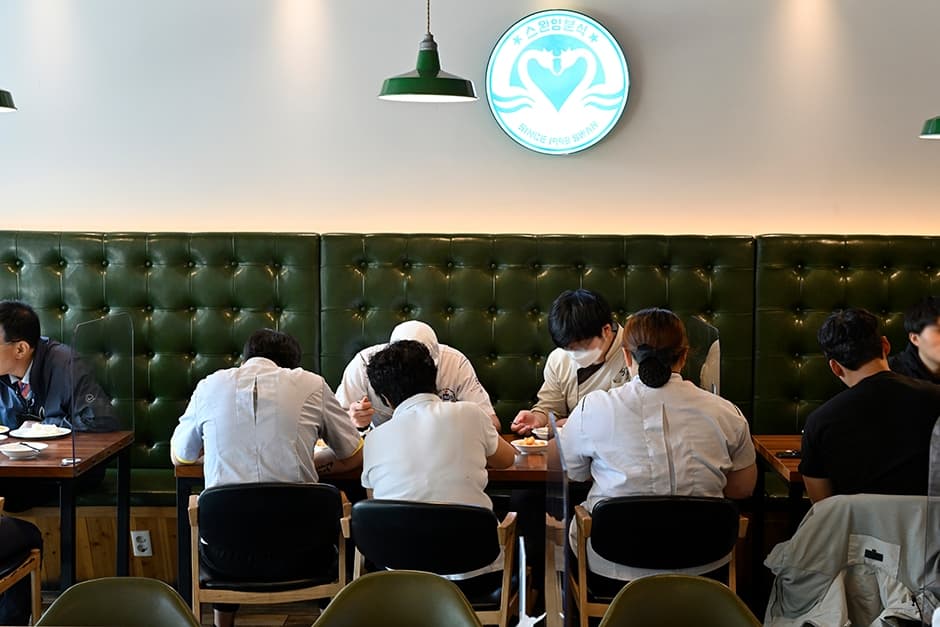 부산광역시_동구_스완양분식_실내1