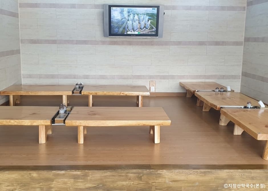 경기도_포천시_지장산막국수(본점)_내부2
