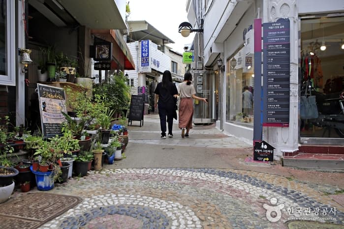 경남_창원_아빠 손잡고 로봇이랑 놀자! 창원 마산로봇랜드_13