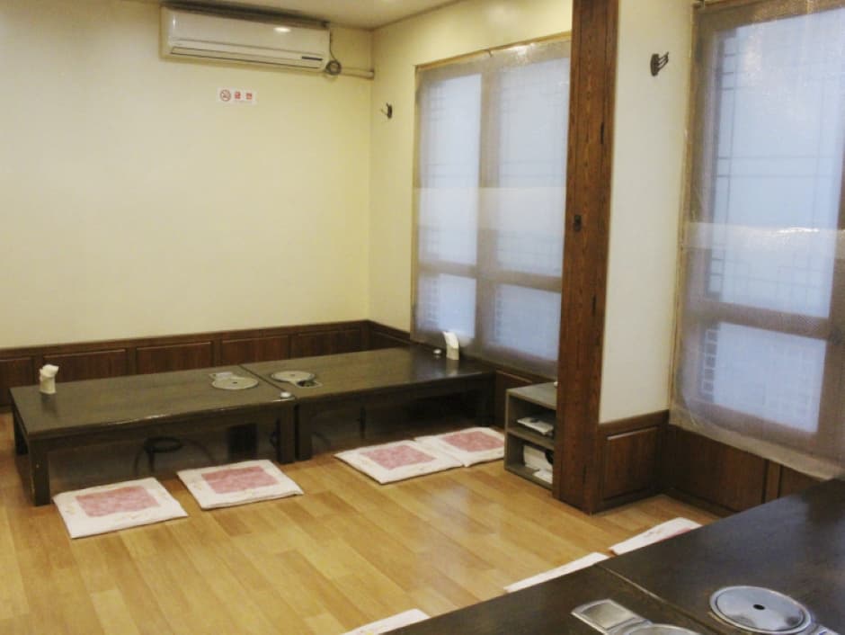 경기도_광명시_철산명가가마솥밥상_내부1