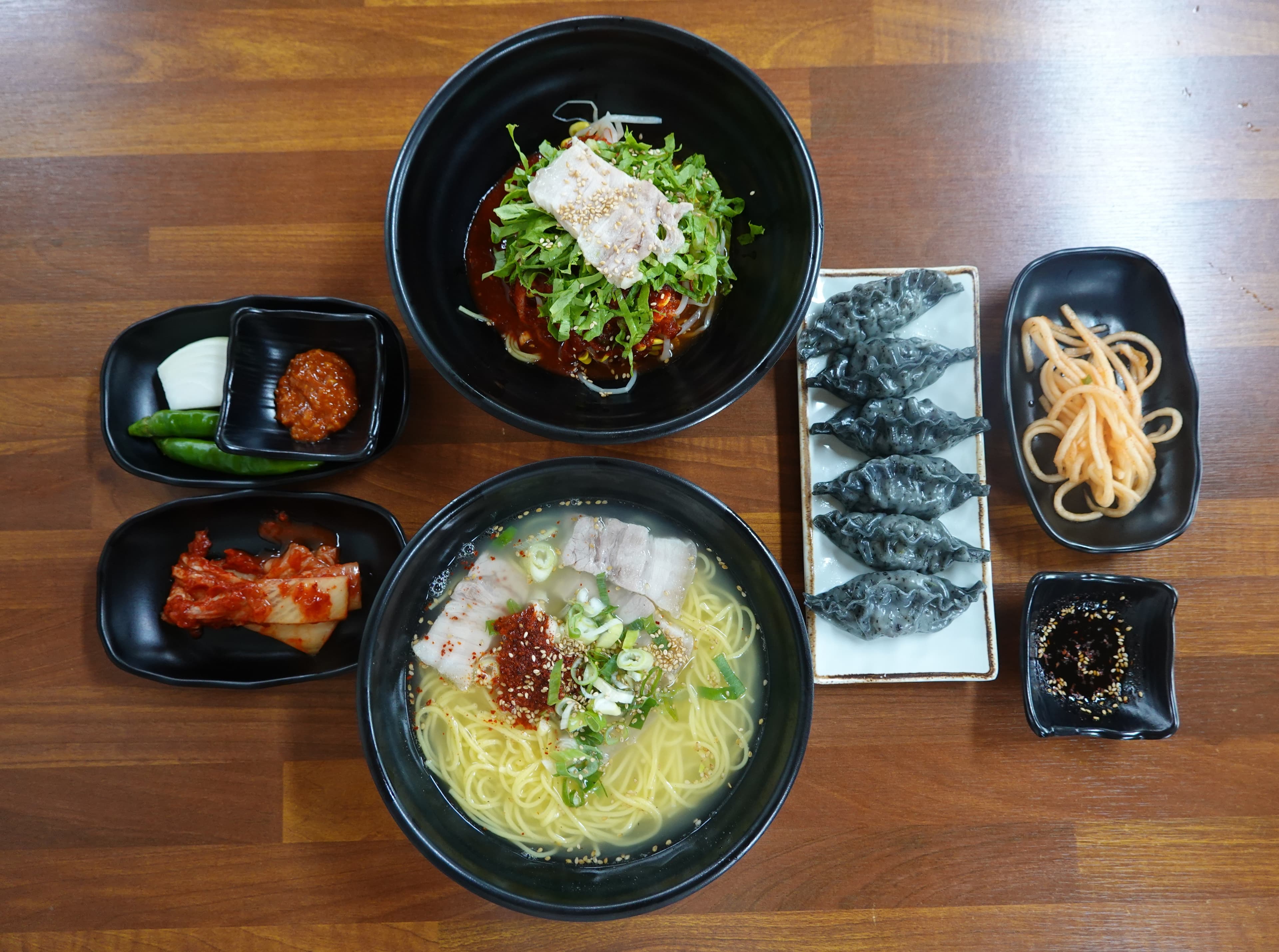 제주_서귀포시_솔동산고기국수_고기국수 비빔국수 흑돼지만두