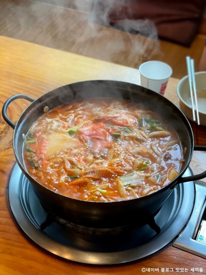 경기도_화성시_이두형홍두깨칼국수_음식