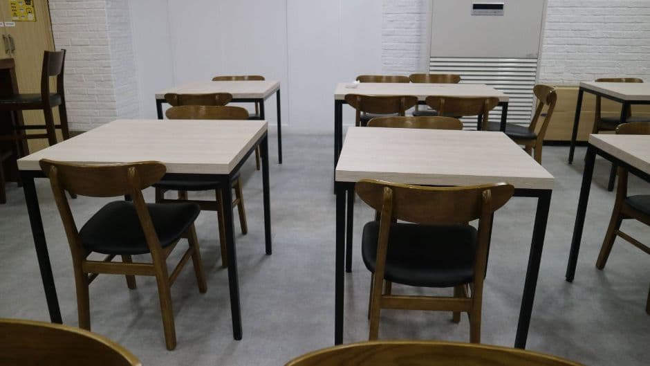 남산도서관 구내식당 내부