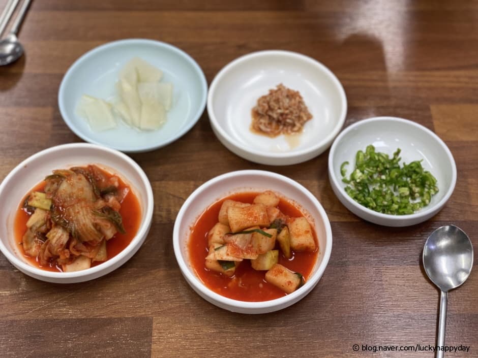 충남_예산군_60년전통예산장터국밥_음식_4