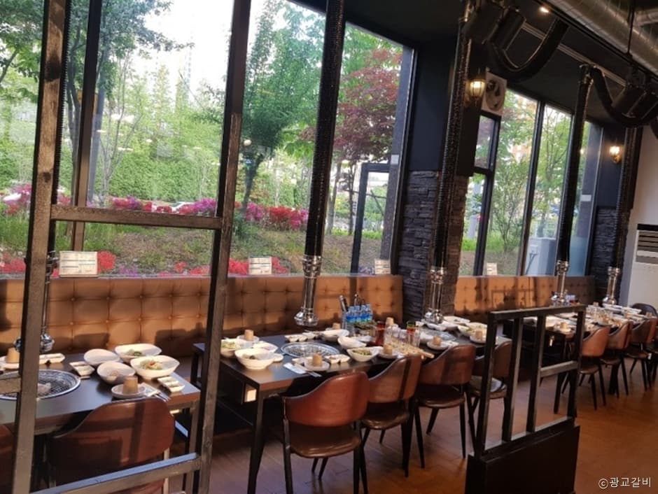 경기도_수원시_광교갈비_창가좌석