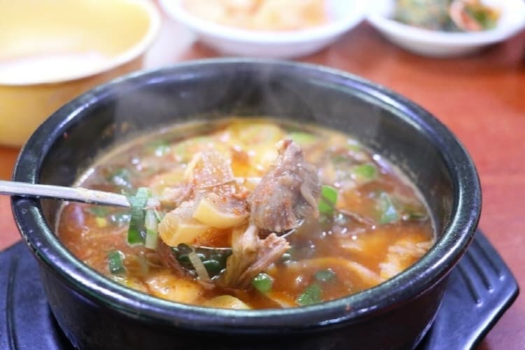 충남_홍성군_70년소머리국밥_음식_1