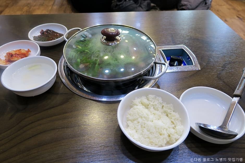 경기도_동두천시_호수식당부대찌개_상차림