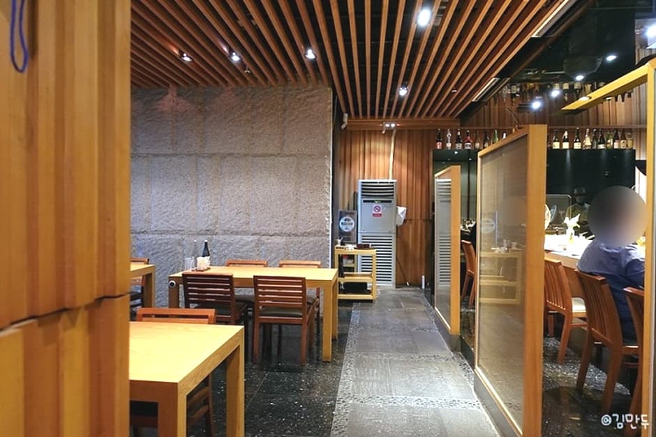 서울시_강남구_스시유_내부2