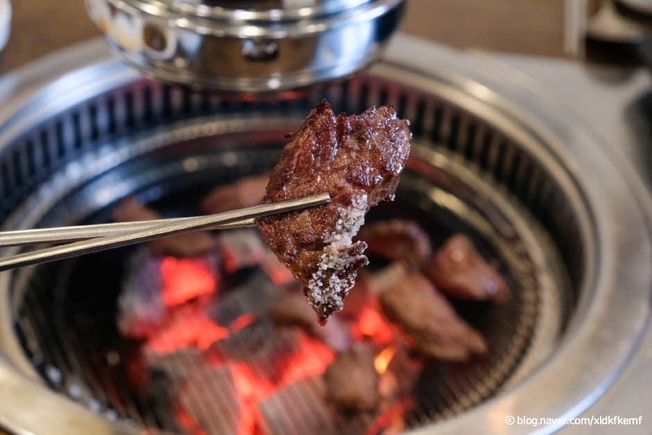 충남_예산군_양지한우타운식당_음식_3