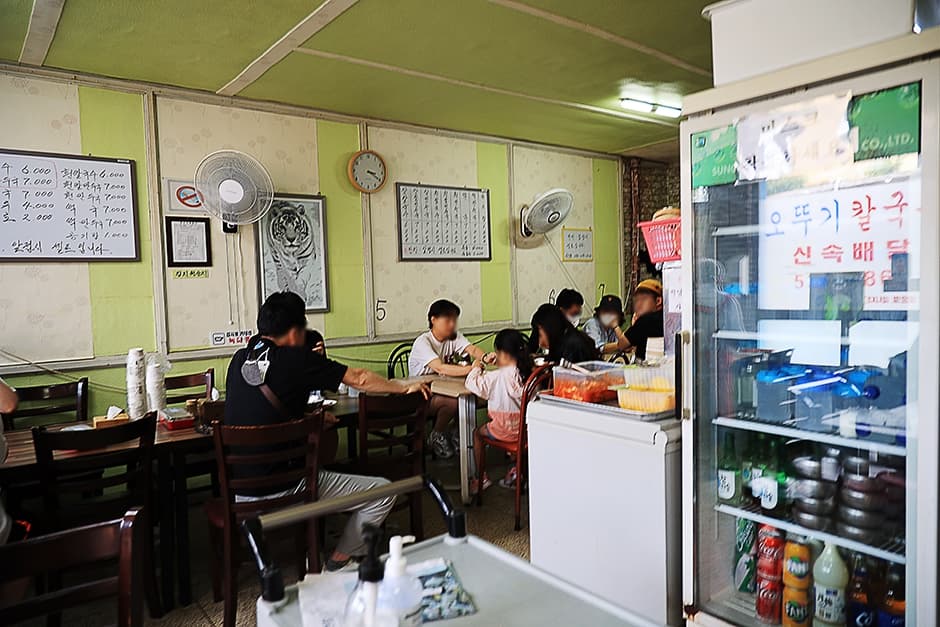 강원도_동해시_오뚜기칼국수_실내