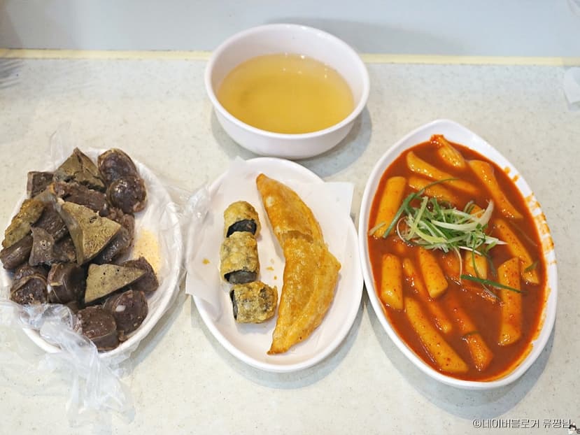 인천_부평구_모녀떡볶이 부평남부역점_상차림1