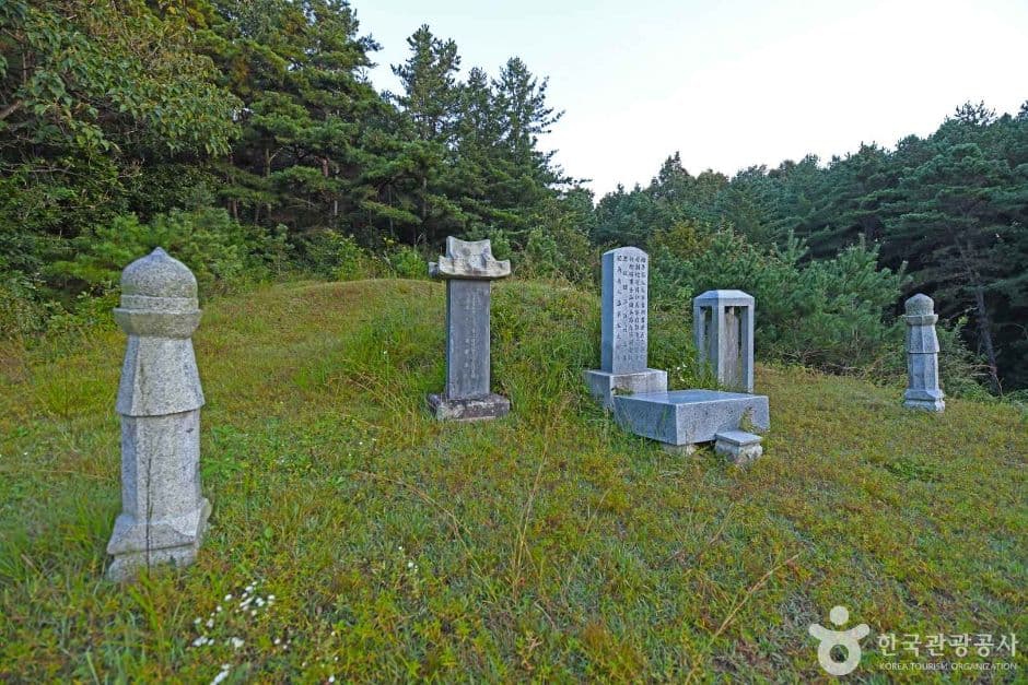 강원_춘천_춘천한백록묘역 (2)