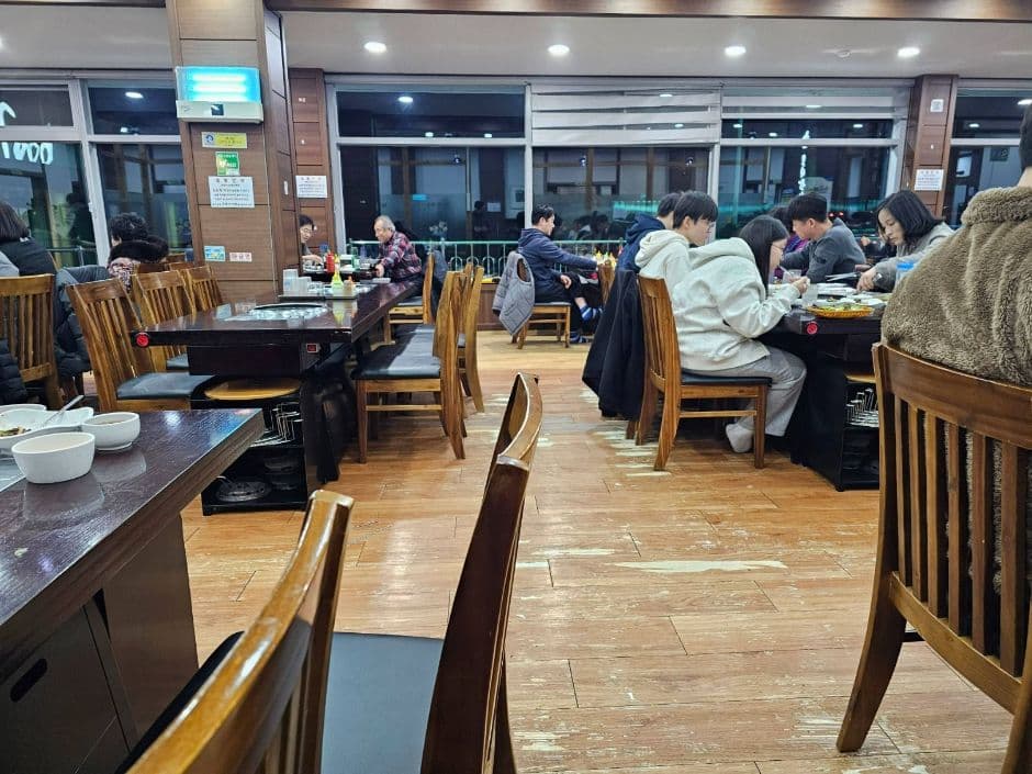 봉화한약우프라자_식당 내부