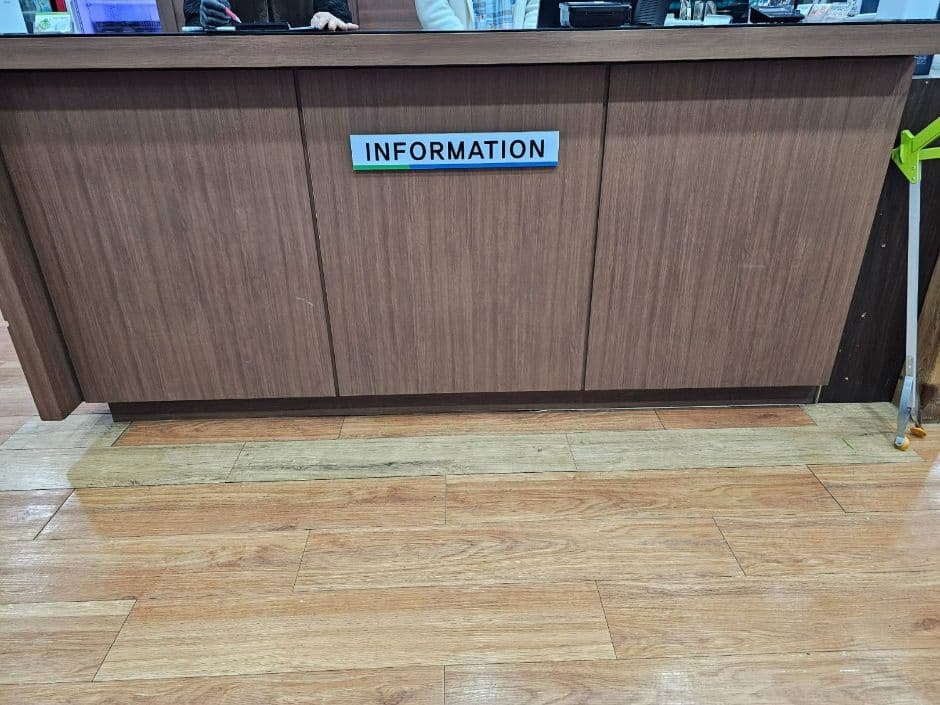 봉화한약우프라자_식당 안내 계산대