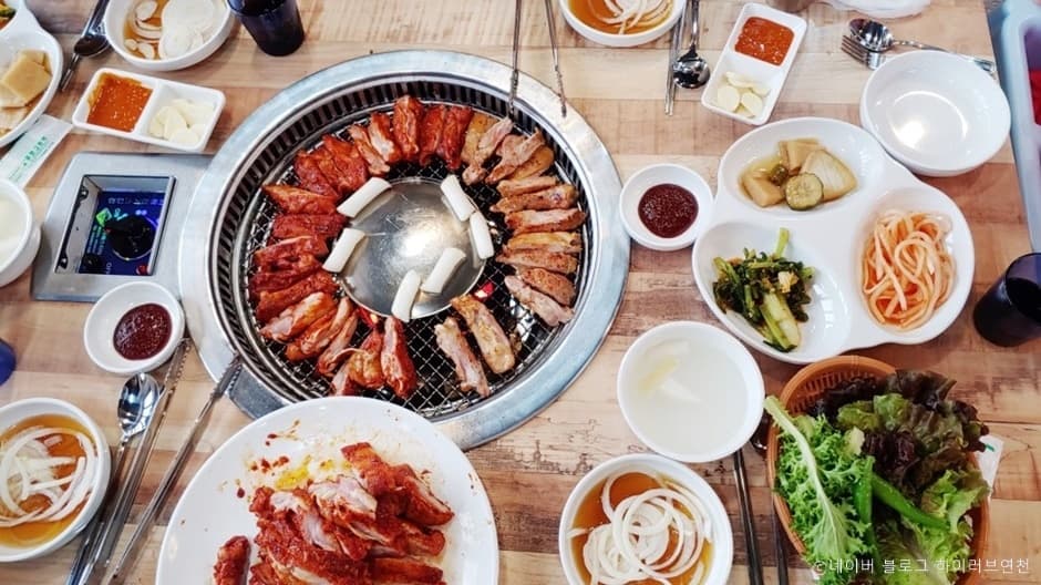 경기도_연천군_동막골숯불닭갈비_상차림