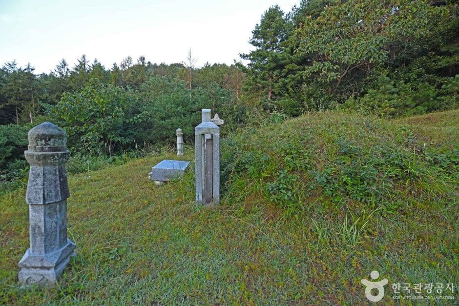 강원_춘천_춘천한백록묘역 (4)