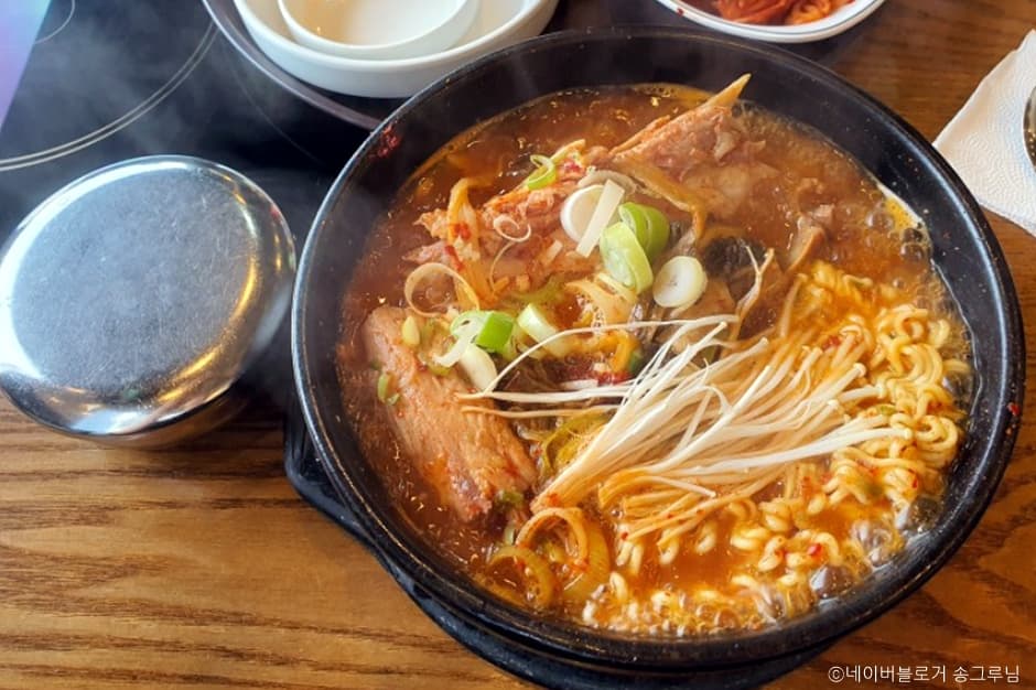서울_송파구_금강산감자탕 방이본점_음식1