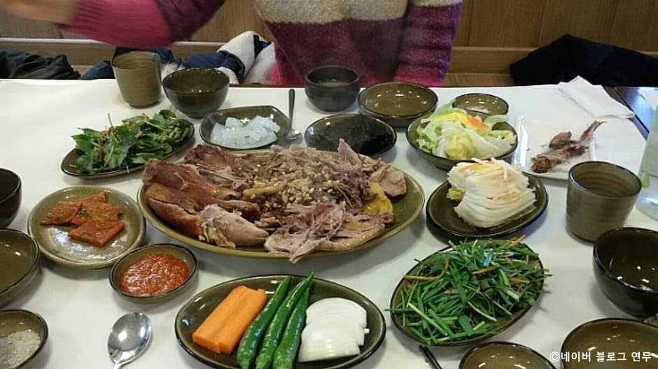 이운성_강원도_원주시_하얀집가든_음식