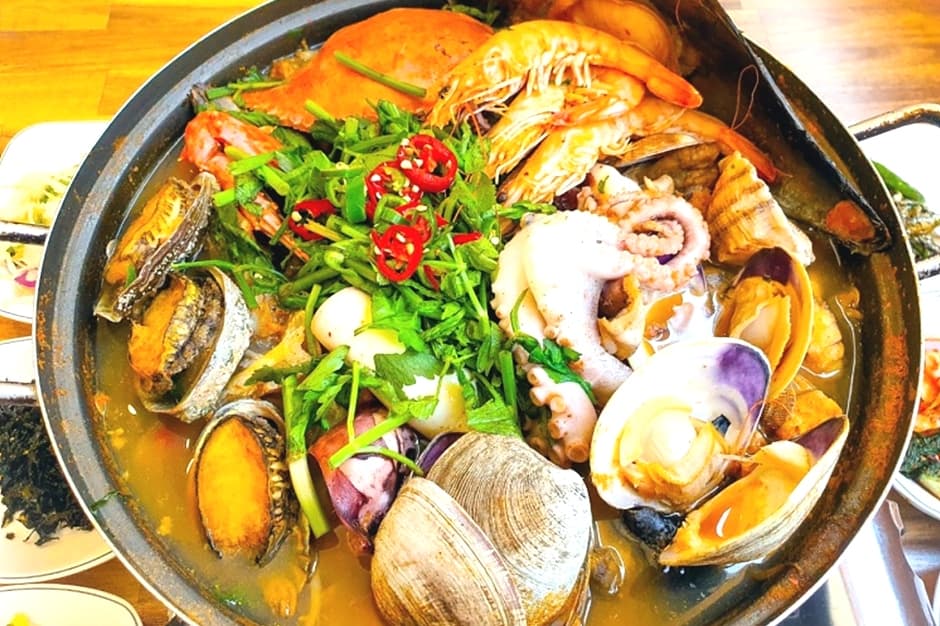 서울시_동대문구_ 장안동 먹깨비 간장게장 해물아구찜_메뉴1