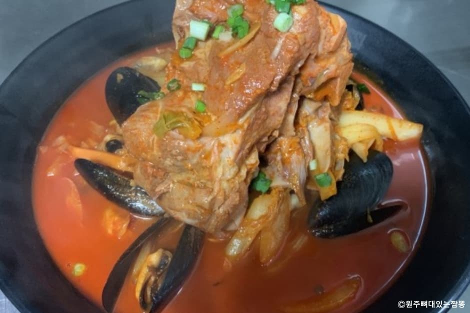 이운성_강원도_원주시_뼈대있는짬뽕_음식1