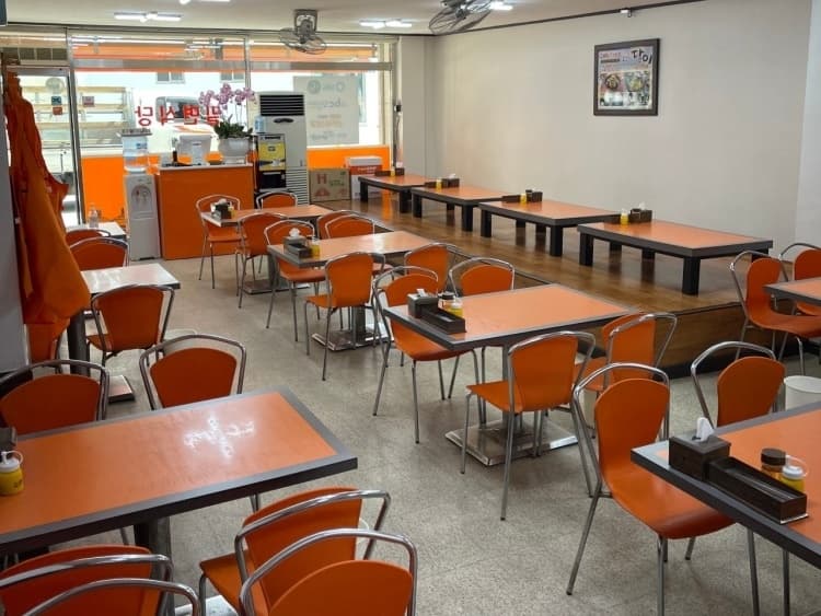 경북_경주시_밀면식당 본점_내부