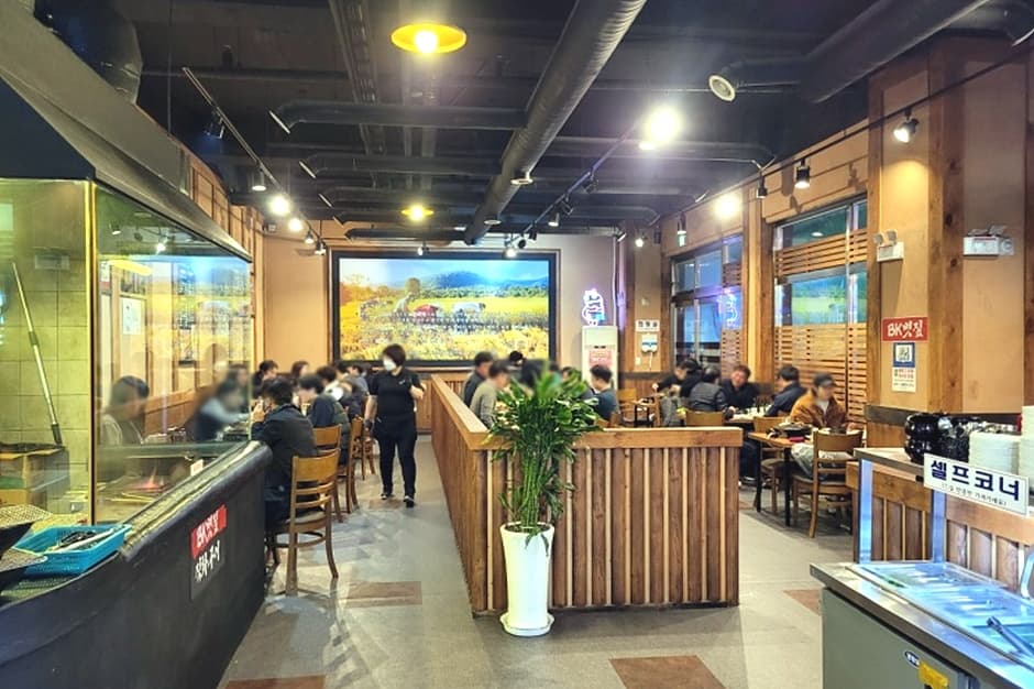 서울시_동대문구_ BK볏짚 우대갈비 장안동본점_내부1