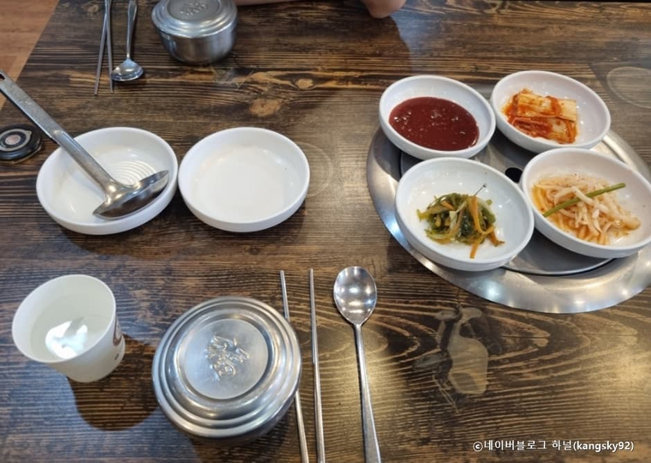 경기도_수원시_영천식당_기본상차림