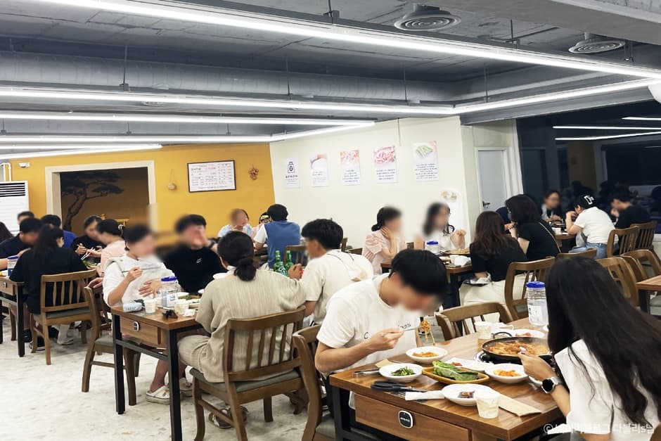 전라북도_전주시_자매갈비전골_내부_1