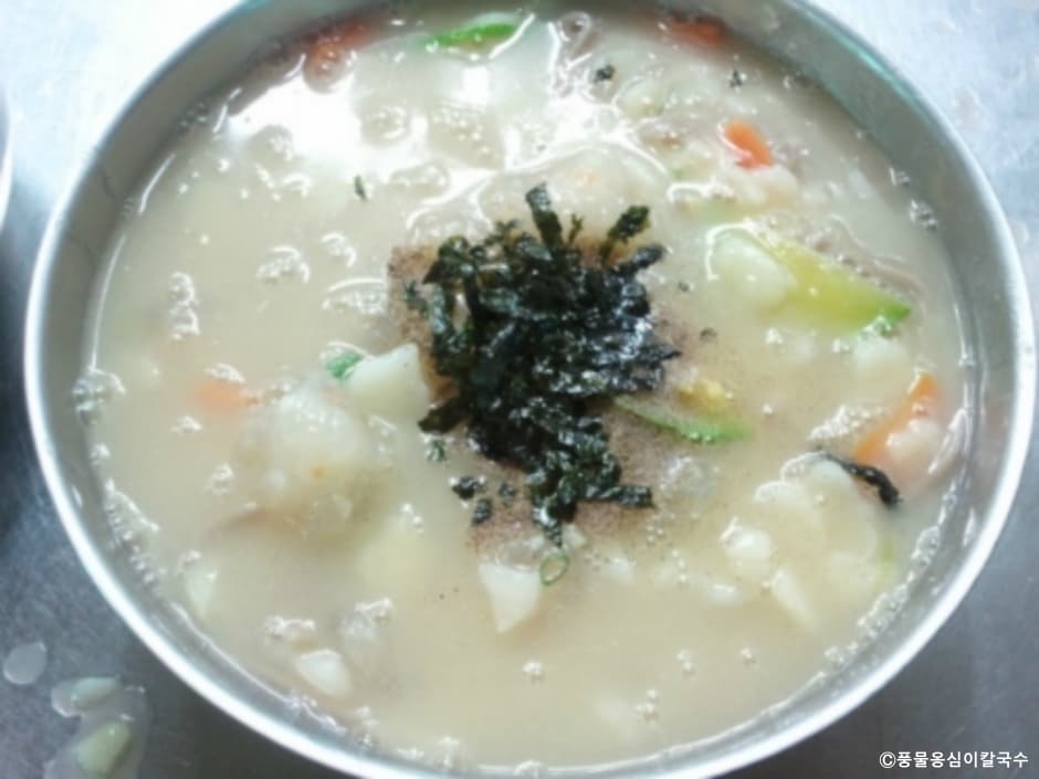 이운성_강원도_춘천시_풍물옹심이칼국수_음식1