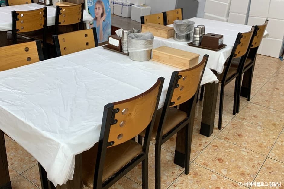 전라남도_여수시_이화식당_내부_1