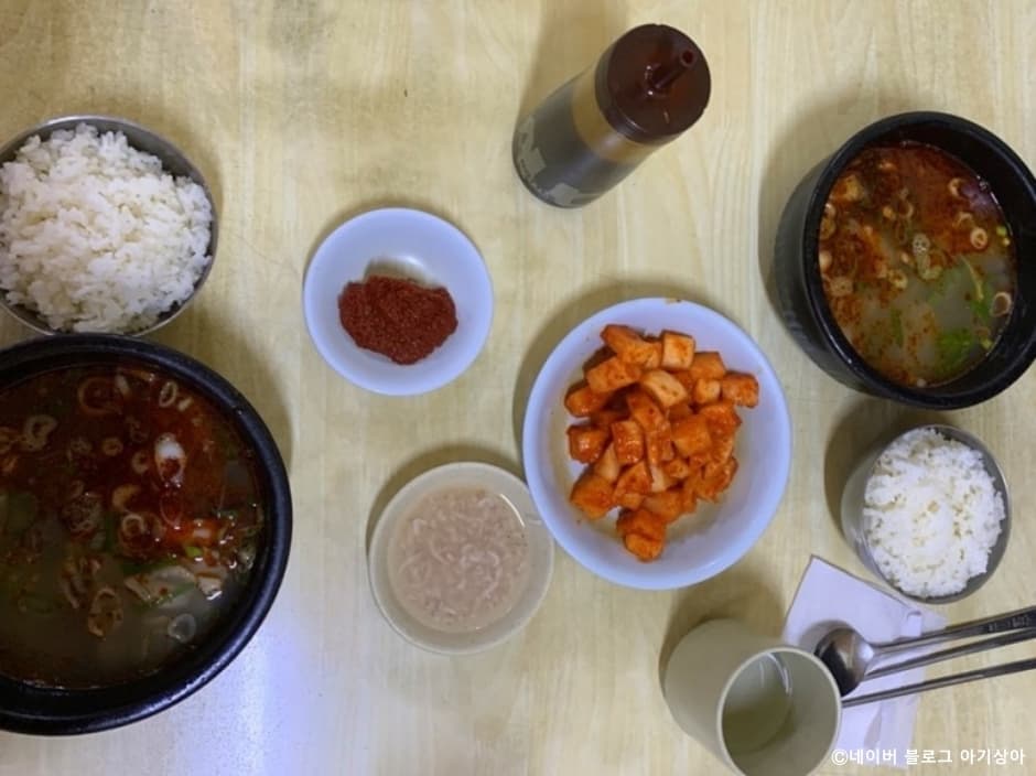 이운성_강원도_춘천시_가보자순대국_음식