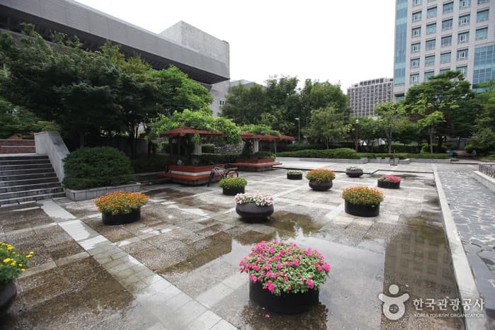 Sejong-ro Park (세종로공원)